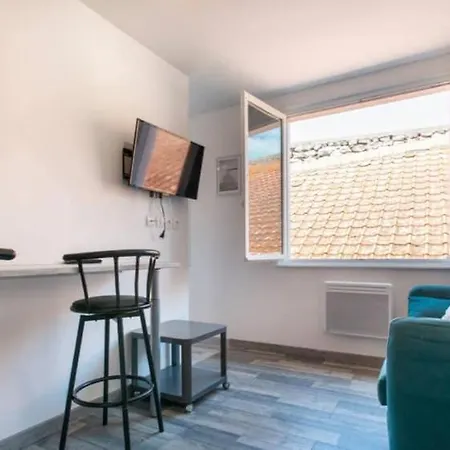 Pied A Terre A 2 Pas De La Et Du Centre Apartament *