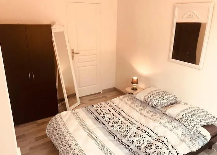 Appartement Pied à Terre à 2 Pas De La Et Du Centre