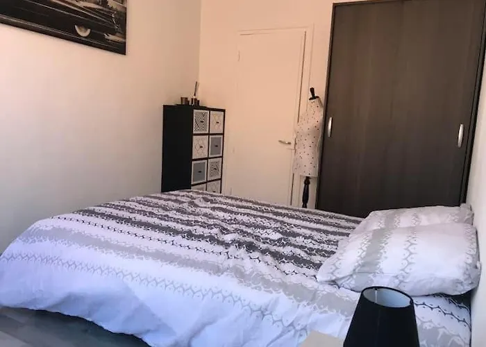 Pied à Terre à 2 Pas De La Et Du Centre *